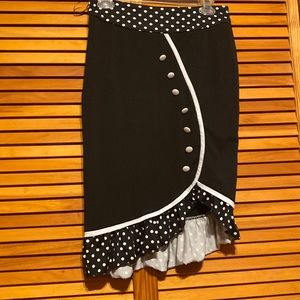 SYMS Beautiful design skirt combination white and black polka dots